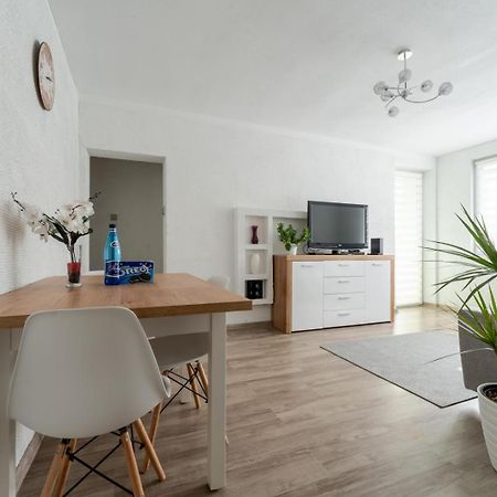 Apartament Gold - 2 Osobne Sypialnie Z Balkonem - Spaceapart Jelenia Gora Bagian luar foto