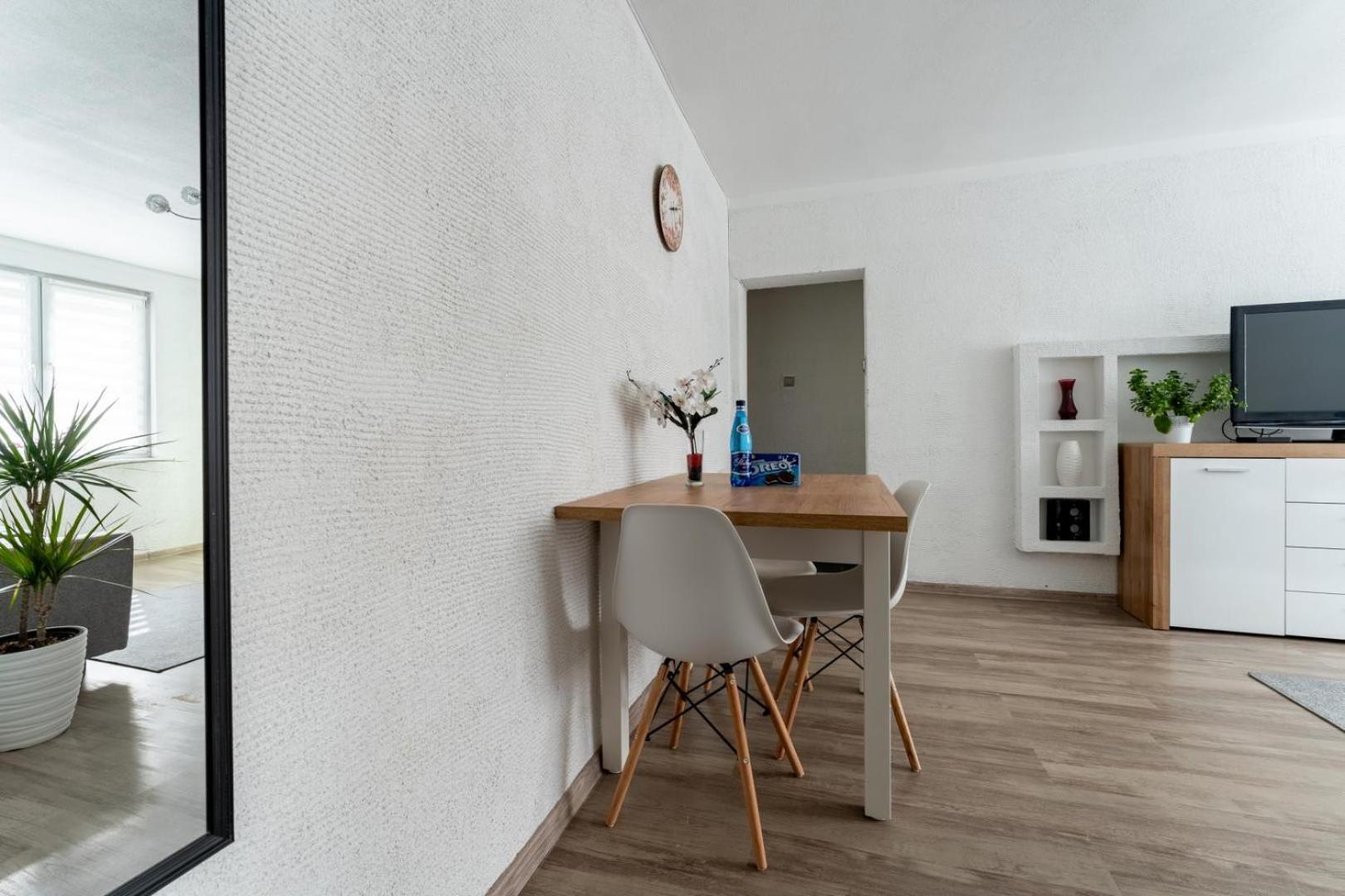 Apartament Gold - 2 Osobne Sypialnie Z Balkonem - Spaceapart Jelenia Gora Bagian luar foto