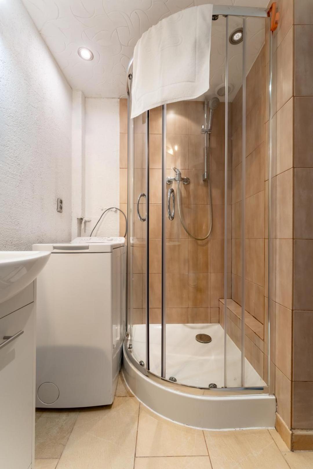 Apartament Gold - 2 Osobne Sypialnie Z Balkonem - Spaceapart Jelenia Gora Bagian luar foto