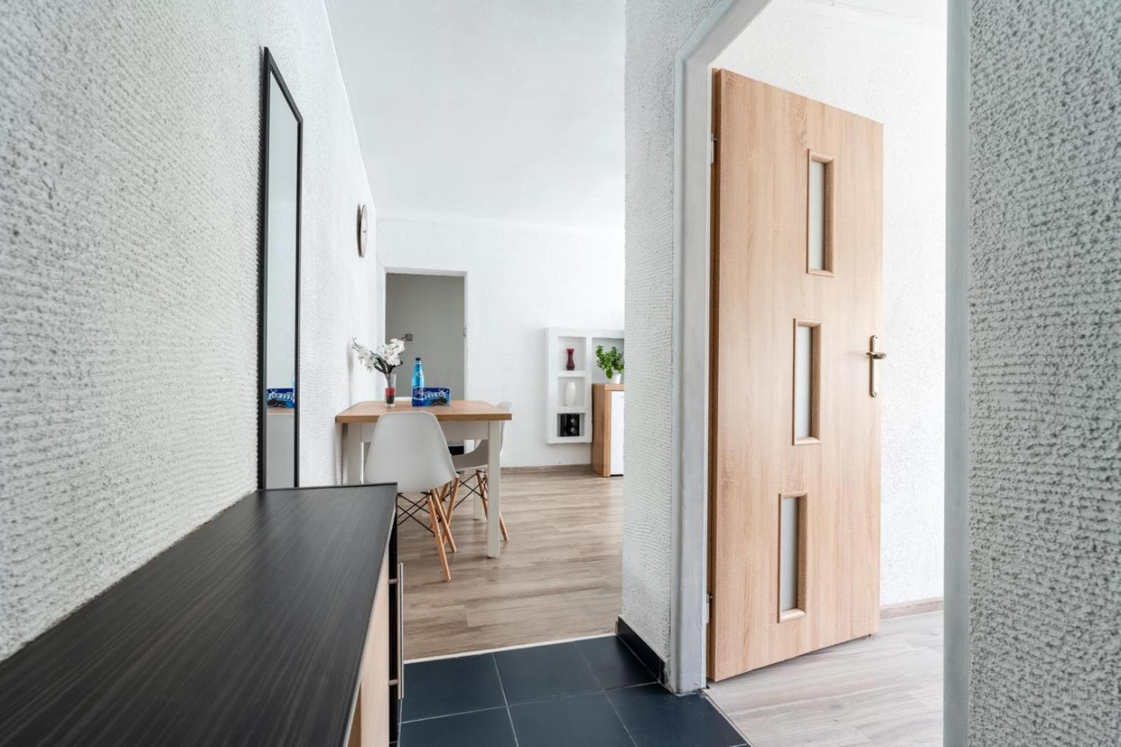 Apartament Gold - 2 Osobne Sypialnie Z Balkonem - Spaceapart Jelenia Gora Bagian luar foto